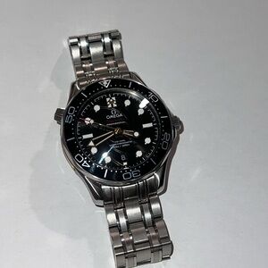 1:1 Omega Men's Silver Bracelet with Black Dial Watch(007) read disc